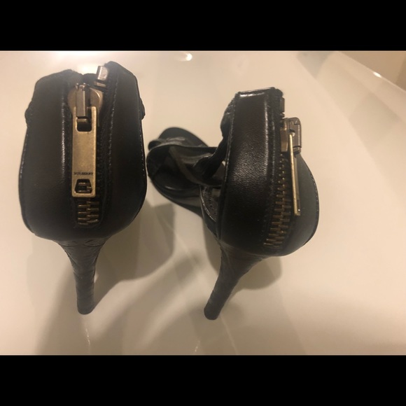 Burberry shoes - Picture 3 of 8